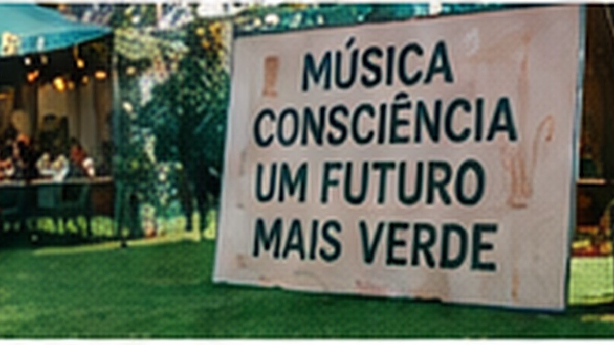 Instalação em festival com mensagem sobre música e consciência ambiental